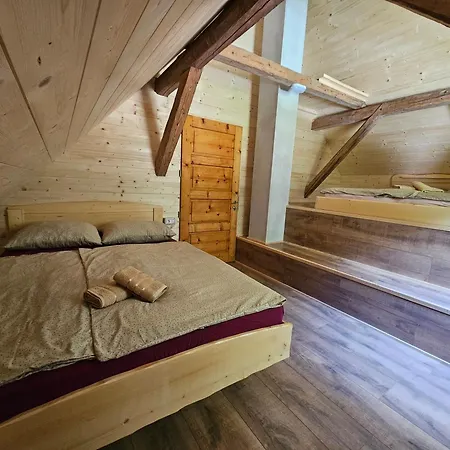 Domacija Dolenc Vogar *